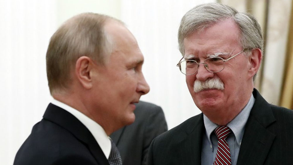 Bolton defiende retiro de EE.UU. de tratado nuclear con Rusia