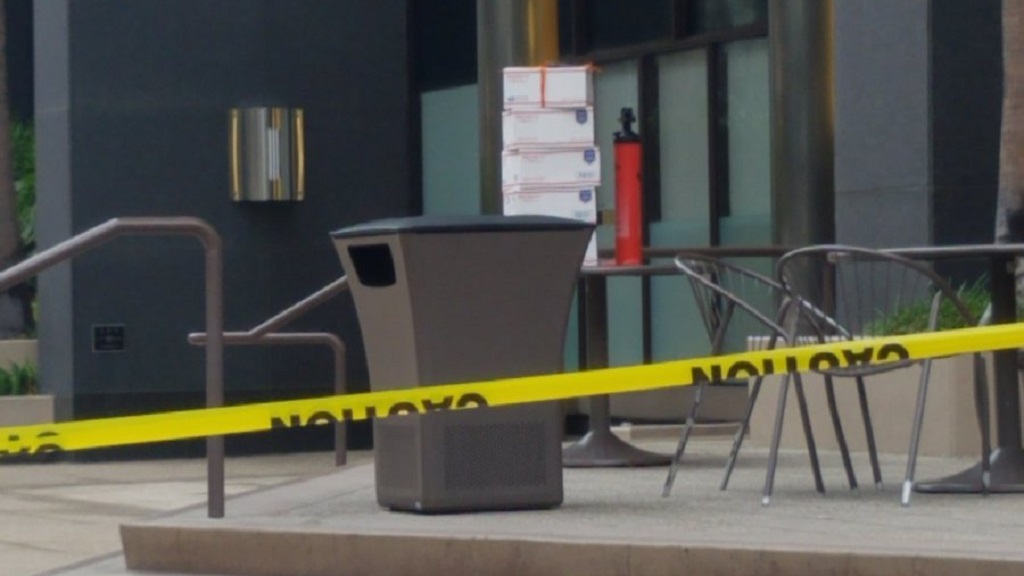 Desalojan edificio del San Diego Union-Tribune por cajas sospechosas - cajas-sospechosas-frente-al-edificio-del-san-diego-tribune