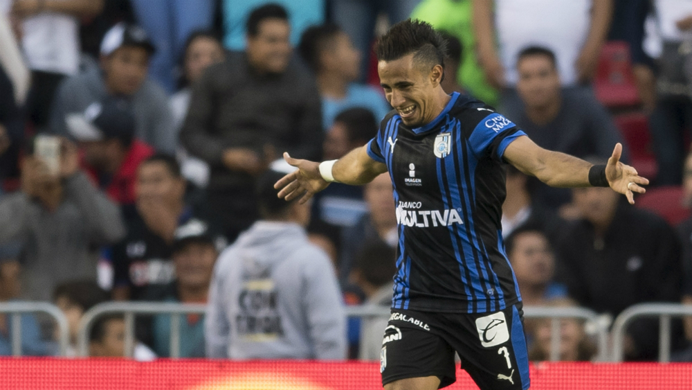 Querétaro sorprende a un Cruz Azul lleno de dudas - camilo-sanvezzo-gol