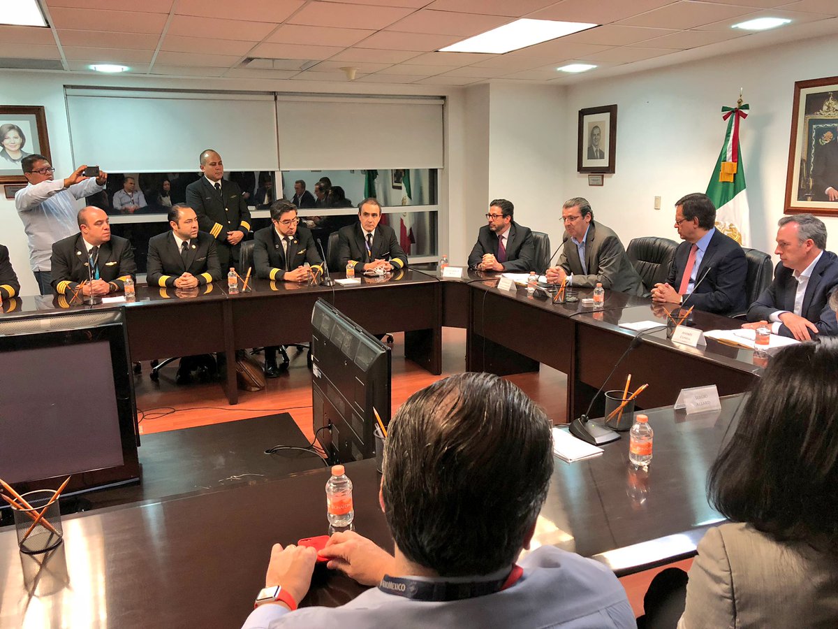 STPS reconoce voluntad de pilotos y Aeroméxico para firmar contrato - campa-aspa-aeromexico3