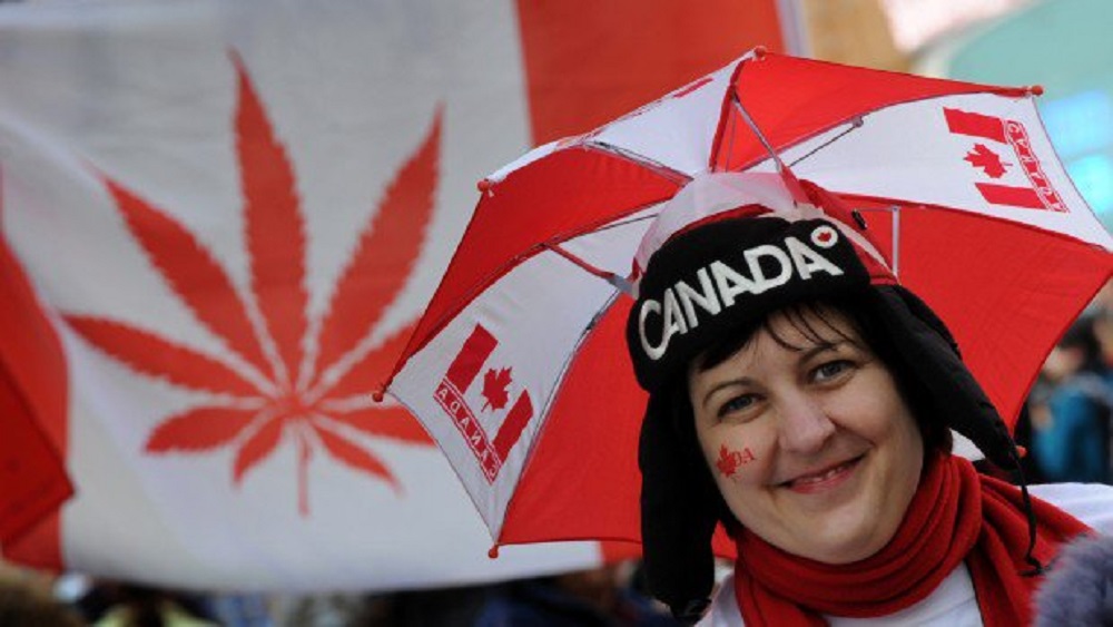 Canadá aprueba el uso de la mariguana