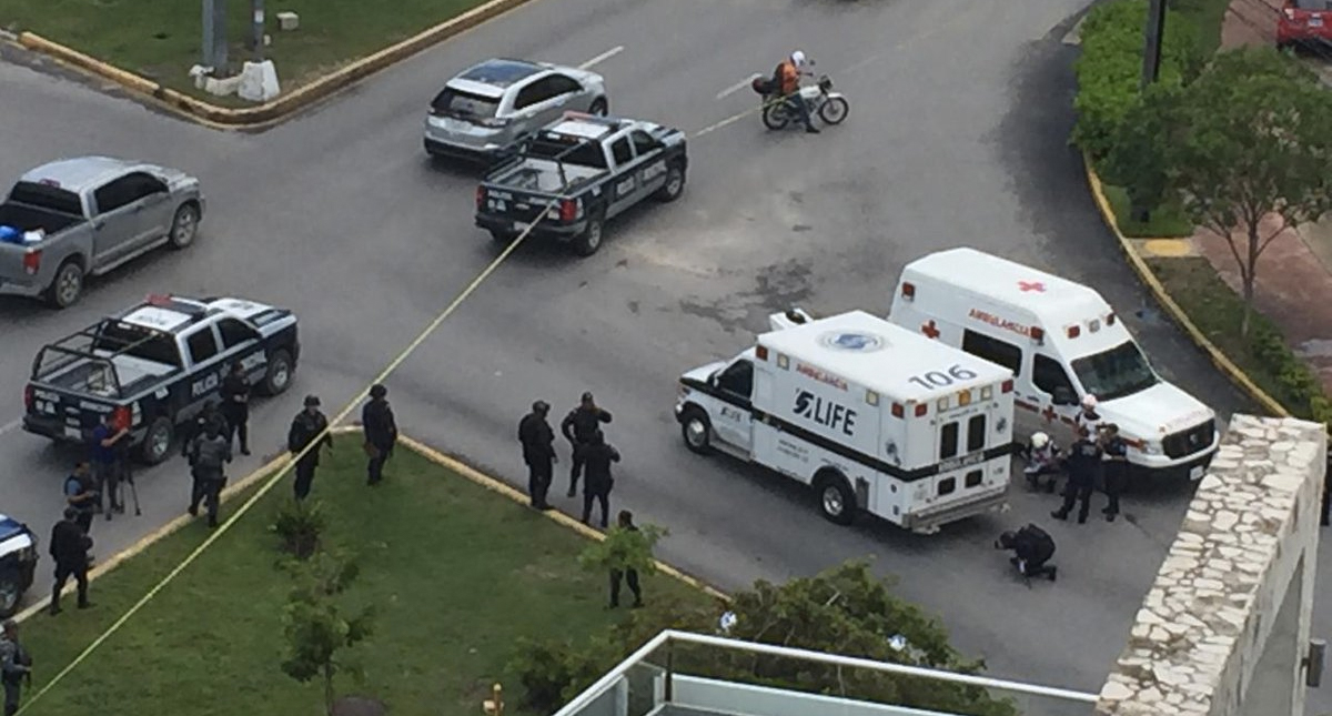 Presunto asaltante muere arrollado por ambulancia en Cancún