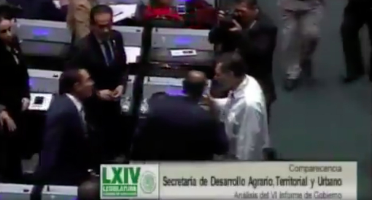 #Video Fernández Noroña y Luis Miranda a punto de golpearse