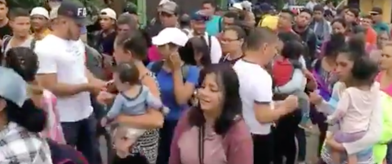 Trump difunde video que muestra cómo supuestamente pagan a migrantes