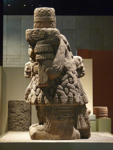 La madre de los dioses, Coatlicue: historia y simbolismo - cara-lateral-coatlicue