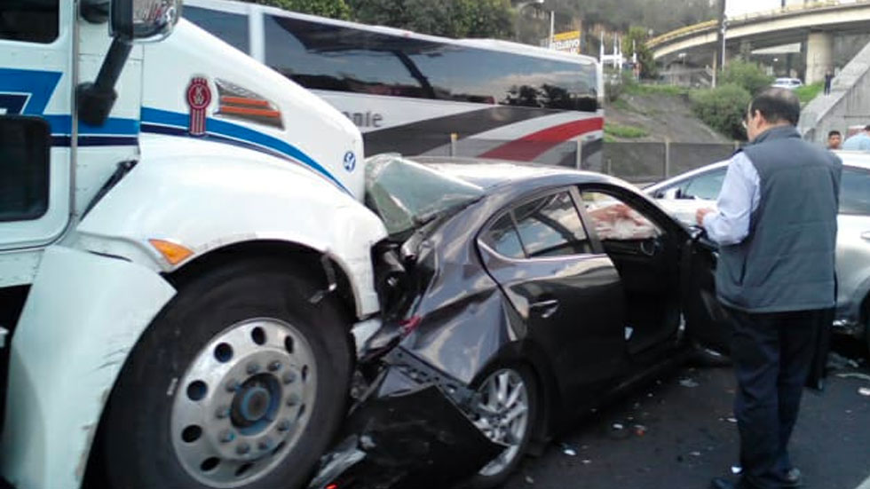 Carambola de 10 vehículos en Puerta Santa Fe