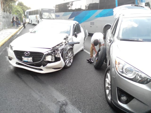 Carambola de 10 vehículos en Puerta Santa Fe - carambola3