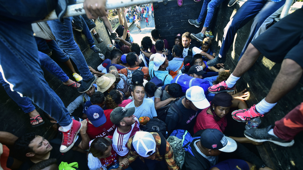 México no cederá a presiones por paso de caravana migrante: Segob