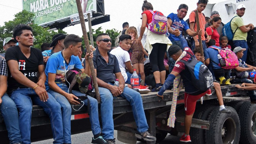 México detendrá y deportará a migrantes indocumentados ante caravana