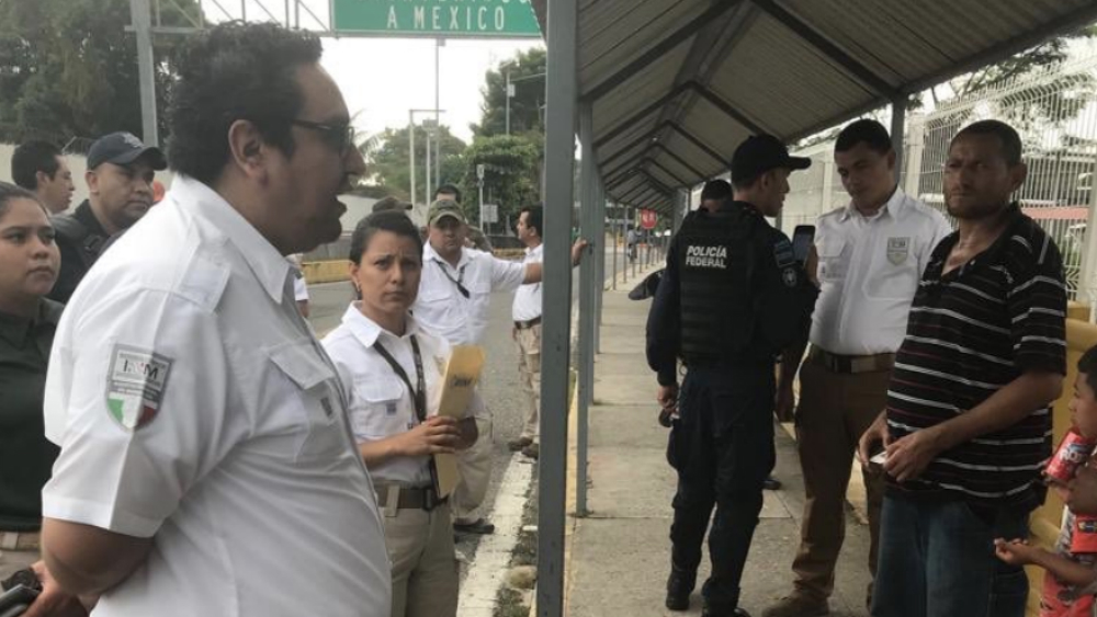Inicia atención de solicitudes de refugio de caravana migrante