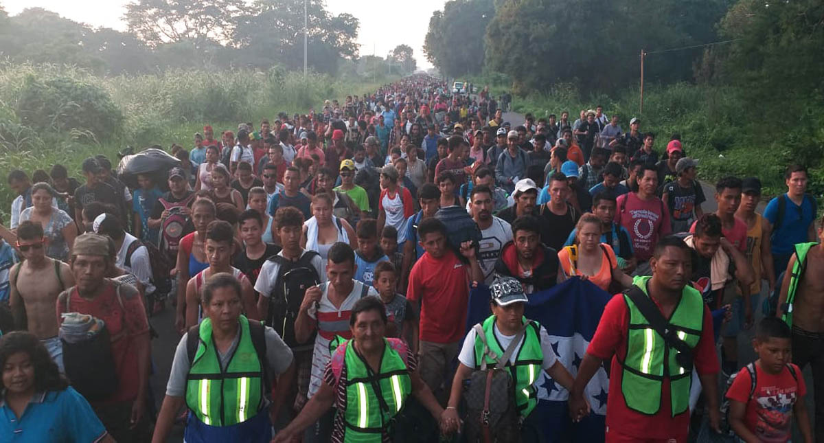 Caravana migrante reanuda viaje a Estados Unidos