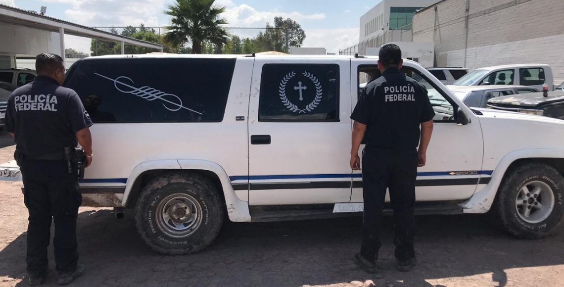 Aseguran carroza fúnebre cargada con gasolina en Hidalgo