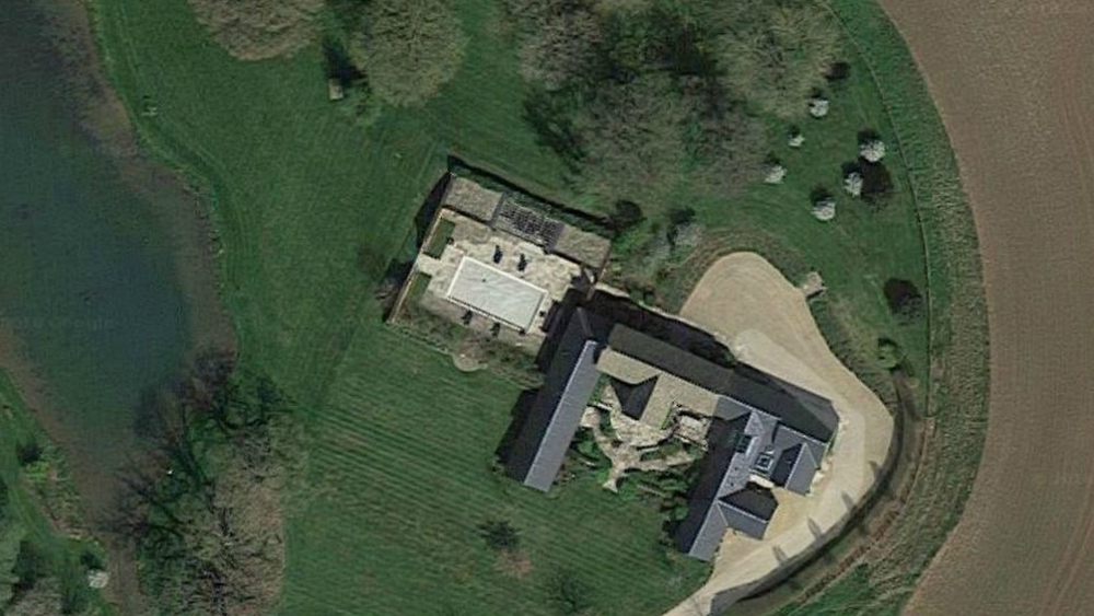 Intentan robar la mansión de David Beckham - casa-beckham-inglaterra