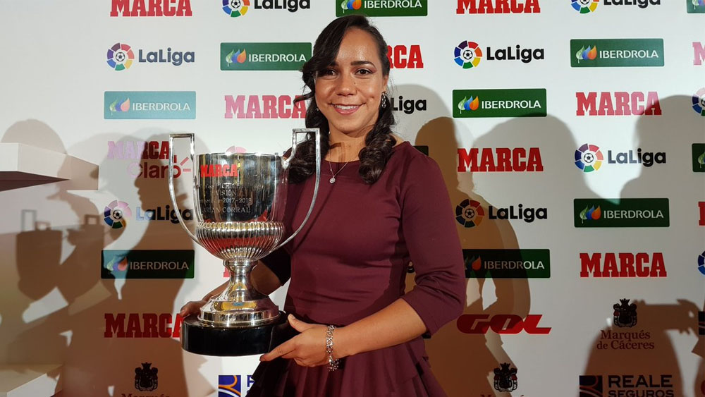 Premian a Charlyn Corral y a Kenti Robles en España