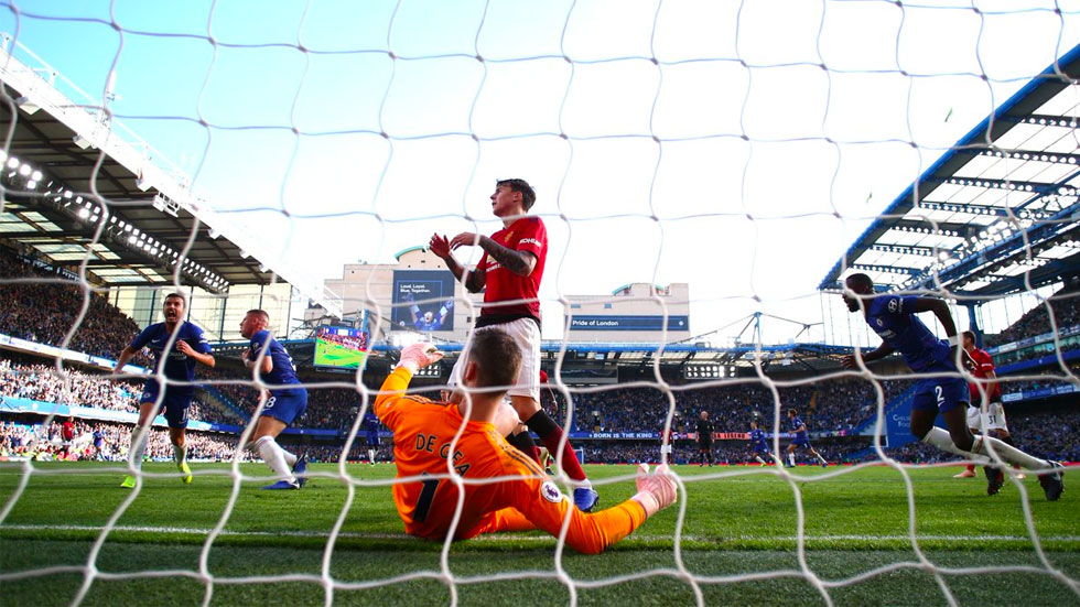 Chelsea empata ante Manchester United y se coloca líder