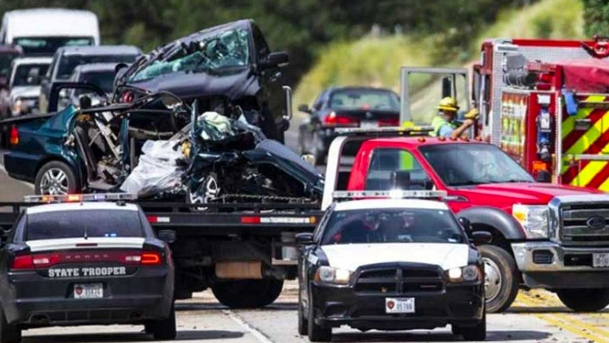 Choque en Texas deja cuatro muertos y un niño herido
