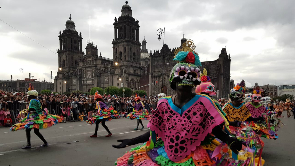 Concluye desfile por el Día de Muertos en la Ciudad de México