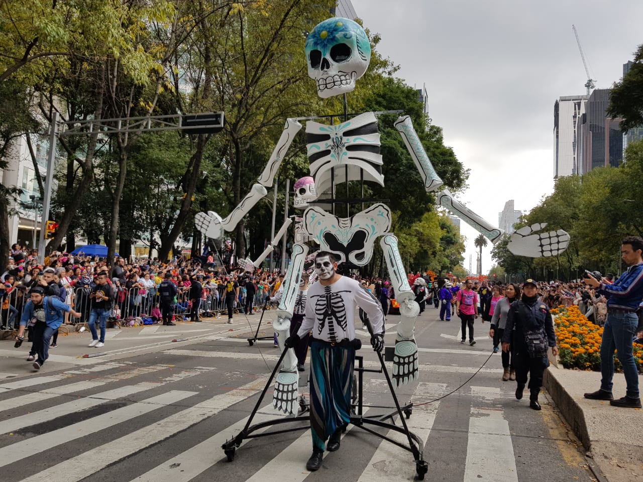 Concluye desfile por el Día de Muertos en la Ciudad de México - desfile-muertos-06