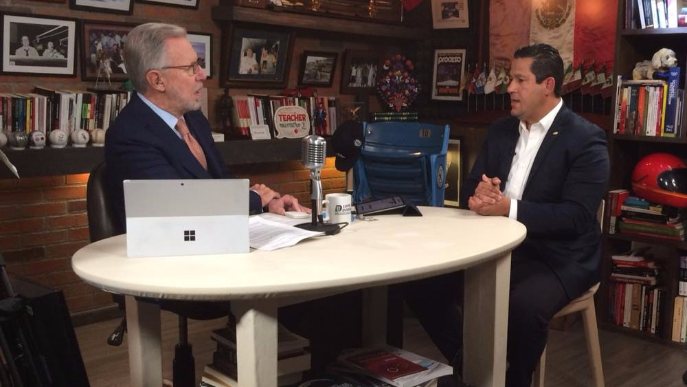 Pemex debe tener voluntad de resolver el robo de combustible: Diego Sinhué