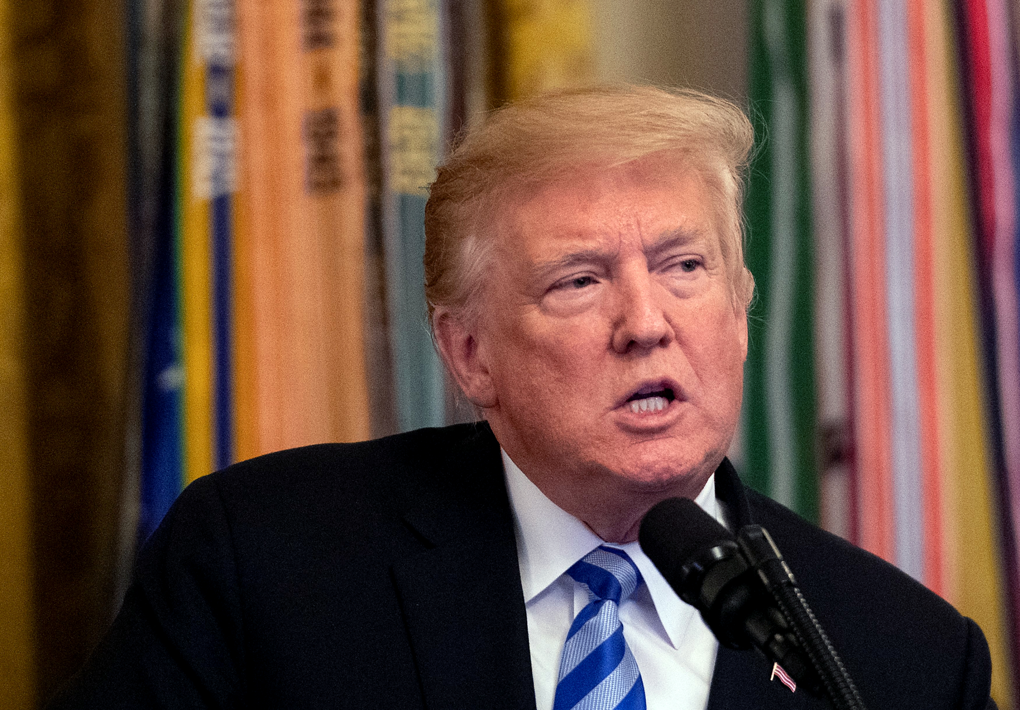 Trump planearía utilizar decreto en tema migratorio