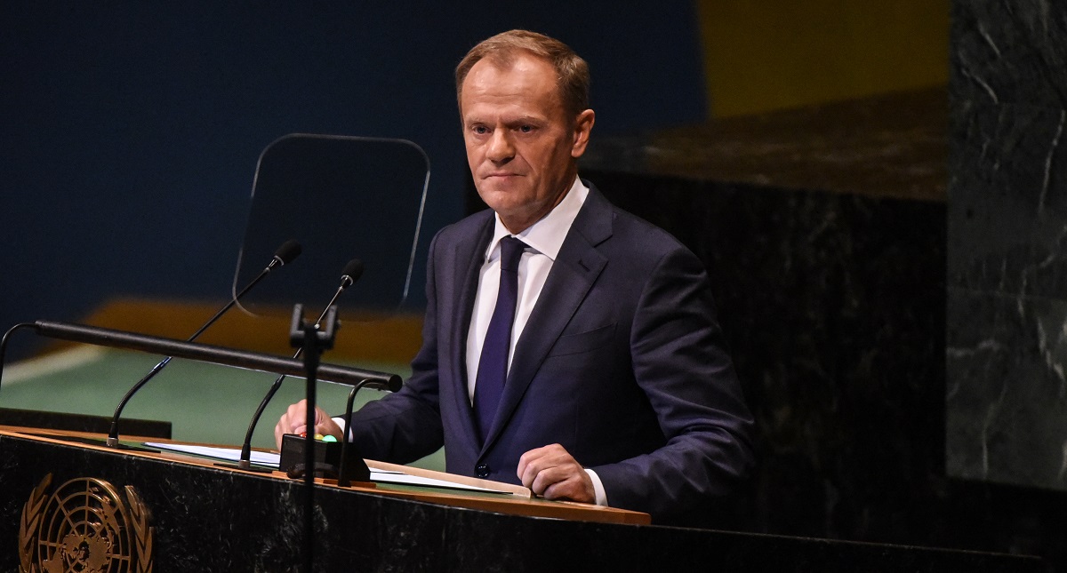 Tusk critica a Trump por oponerse a una Europa unida y fuerte