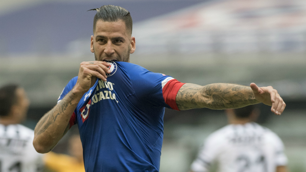 Cruz Azul vence al Monterrey y acaricia boleto a la liguilla
