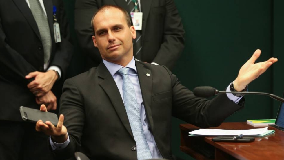 Polémica en Brasil tras declaración de hijo de Bolsonaro