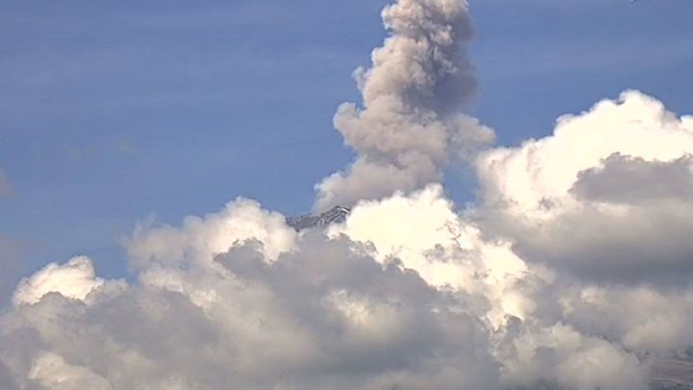 Continúan emisiones de ceniza del Popocatépetl