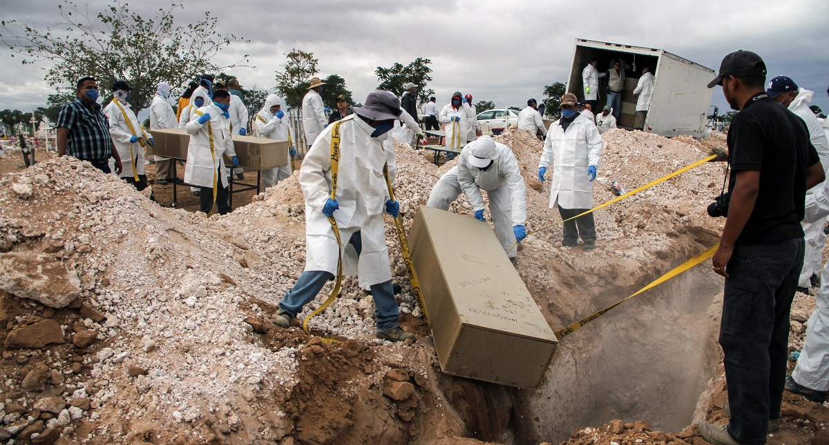 Entierran en fosa común de Ciudad Juárez 112 cadáveres no reclamados