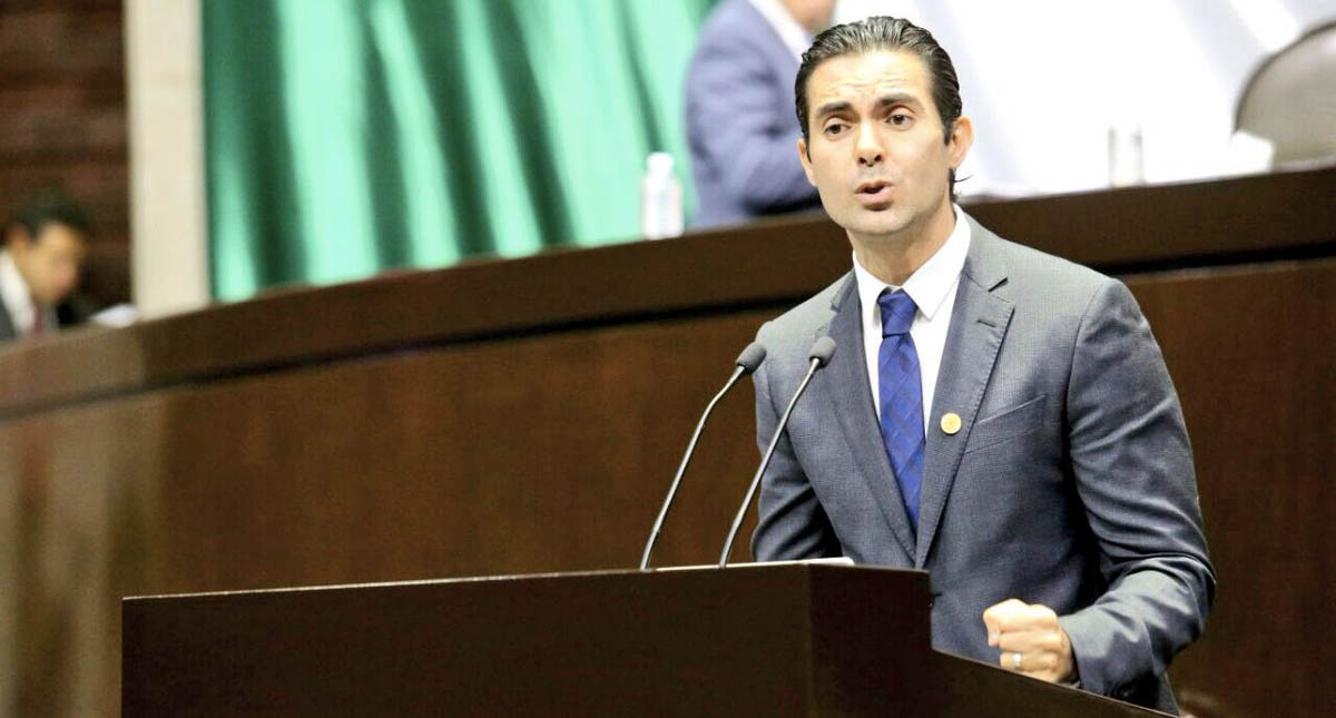 Ernesto D’Alessio se disculpa tras publicación errónea