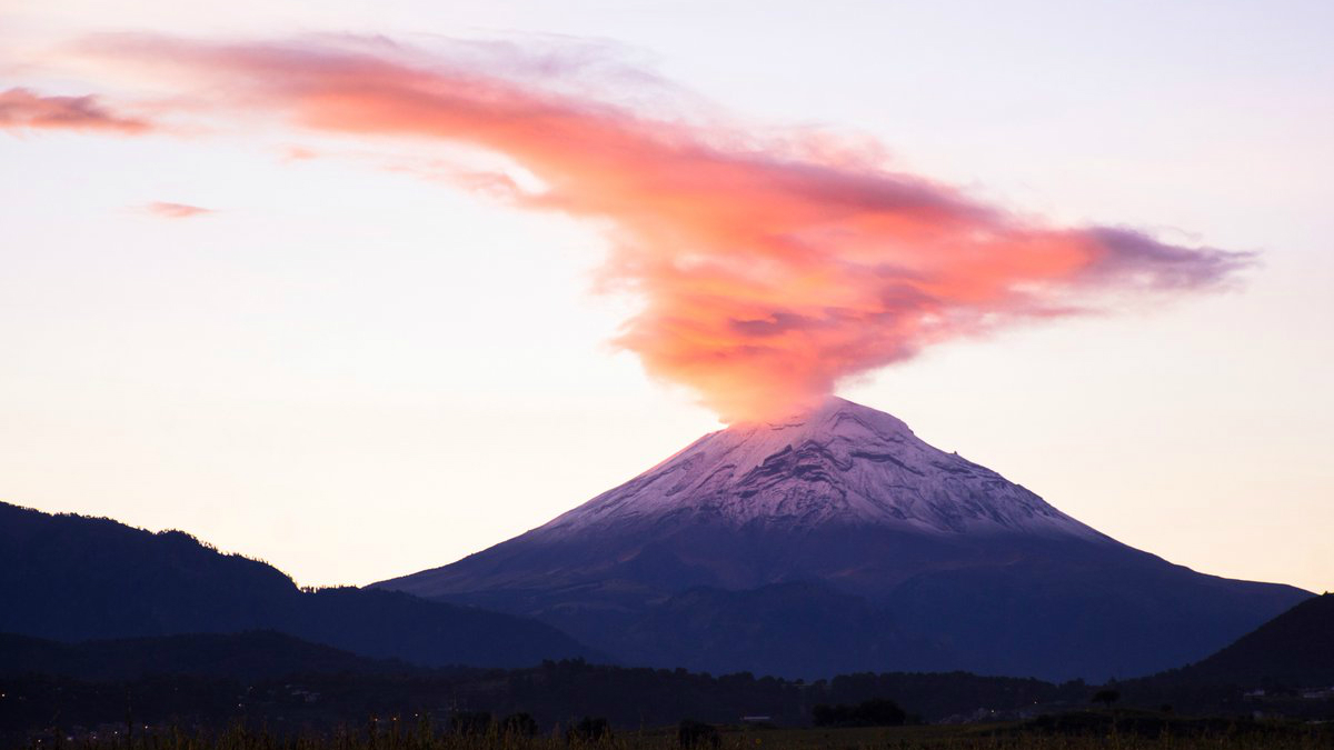 El Popocatépetl emite 121 exhalaciones en 24 horas