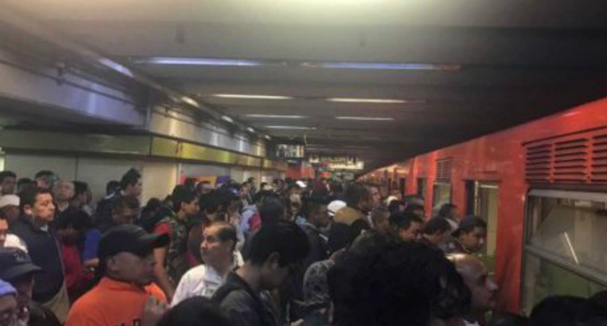 Desalojan tren del Metro Centro Médico por falla