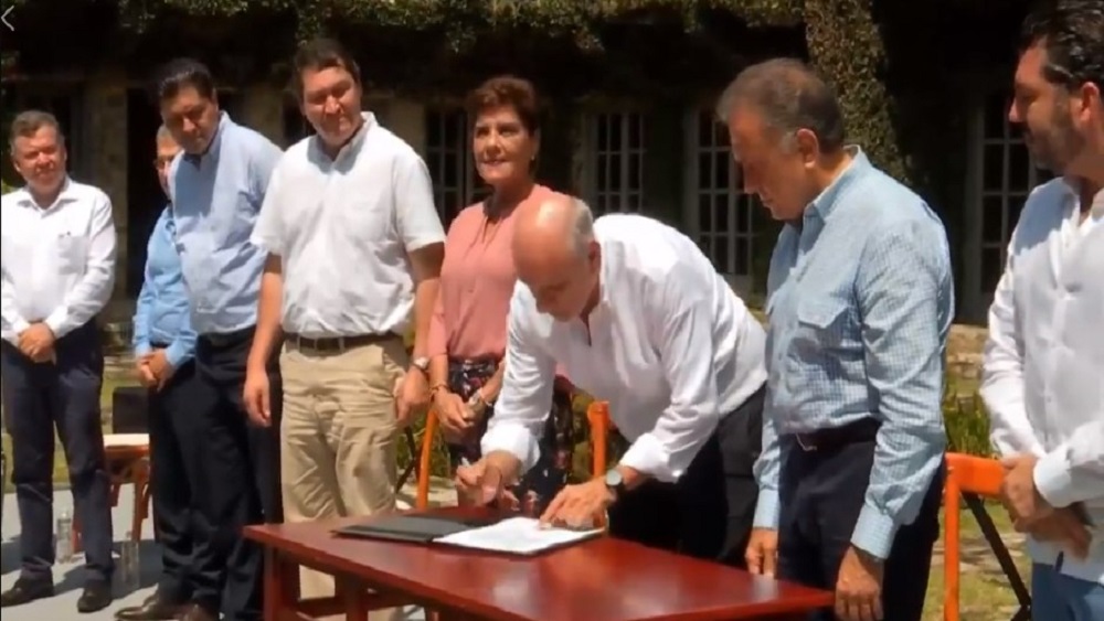 Destinan rancho El Faunito, decomisado a Javier Duarte al Conacyt - firma-de-entrega-del-rancho-el-faunito