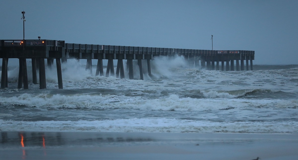 Florida se prepara para el “extremadamente peligroso” huracán Michael
