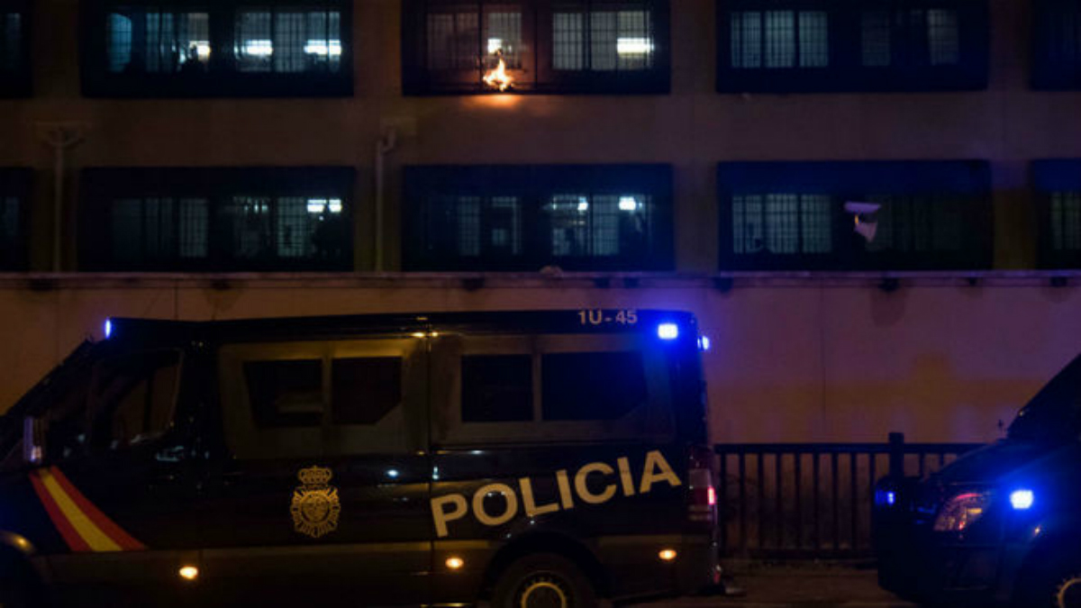 Intento de fuga de centro para migrantes deja 10 heridos en Madrid