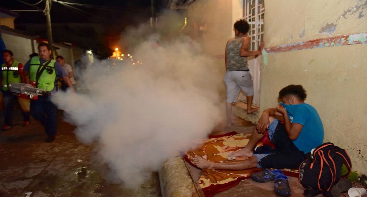 Fumigan a migrantes hondureños en Chiapas