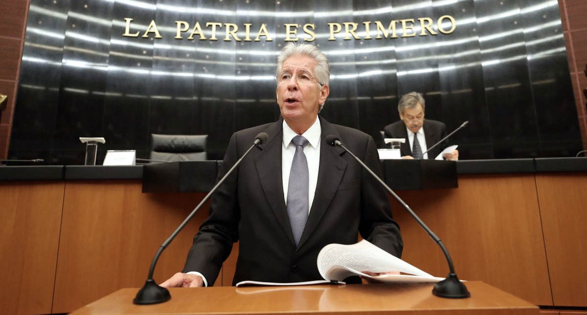 UIF investiga a Gerardo Ruiz Esparza por posibles actos de corrupción