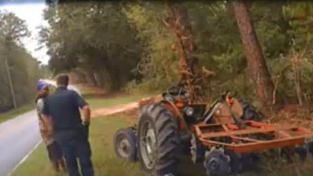 #Video Policía somete a sospechoso de robo con taser en Florida