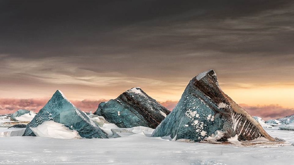 Las fotografías que competirán por ser la mejor a nivel mundial - icebergs-en-svalbard