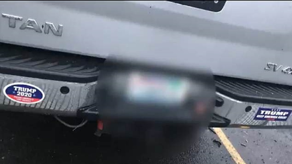 #Video Incendian camioneta por tener calcomanías de apoyo a Trump - incendian-camioneta-por-tener-calcomanias-de-apoyo-a-d-trump