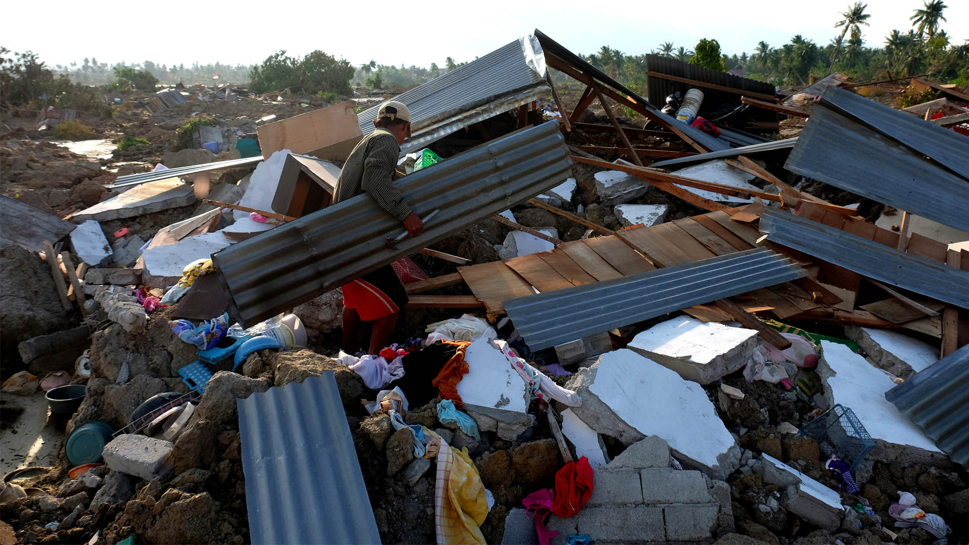 Suman mil 944 muertos tras sismo y tsunami en Indonesia - indonesia-sismo-tsunami