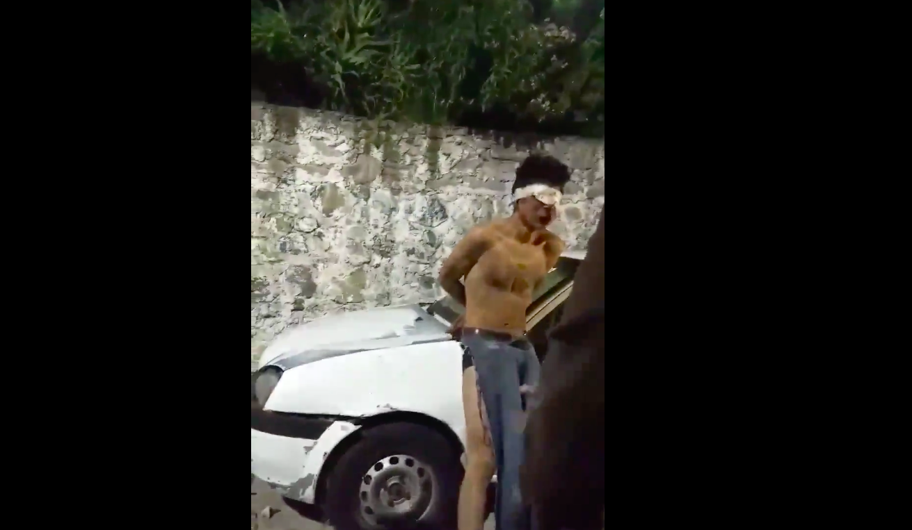 #Video Intentan linchar a presunto ladrón en Naucalpan