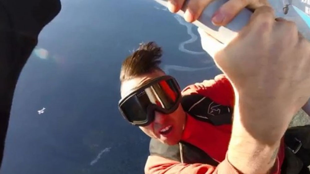 Muere rapero canadiense durante filmación de video musical en avión