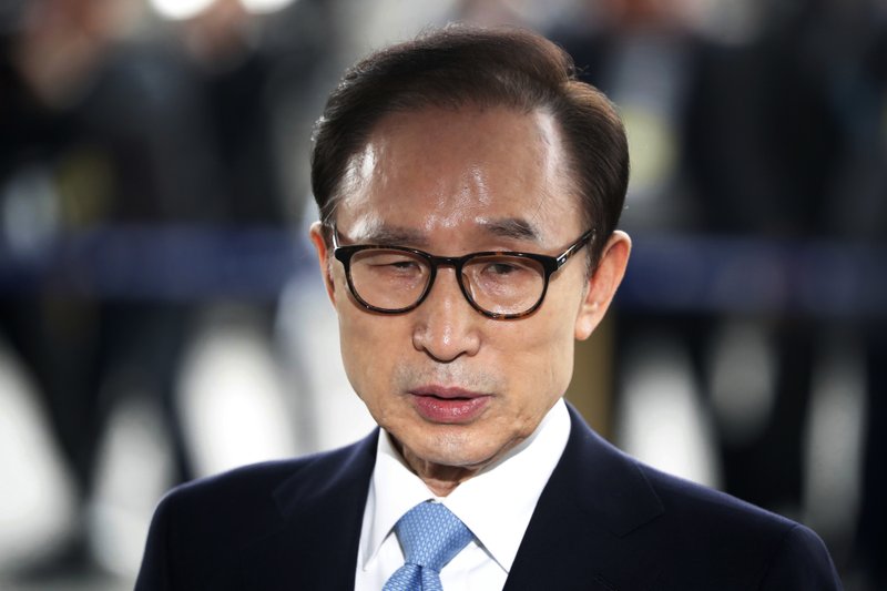 Condenan a expresidente surcoreano a 15 años de cárcel por corrupción - lee-myung-bak-1