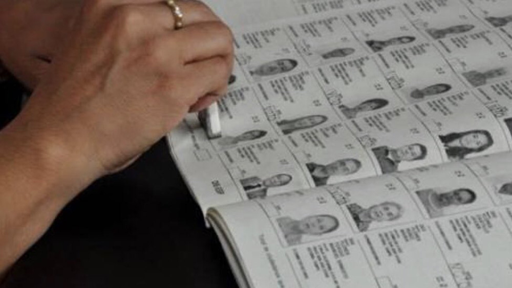 Venden lista nominal del INE en internet - lista-nominal