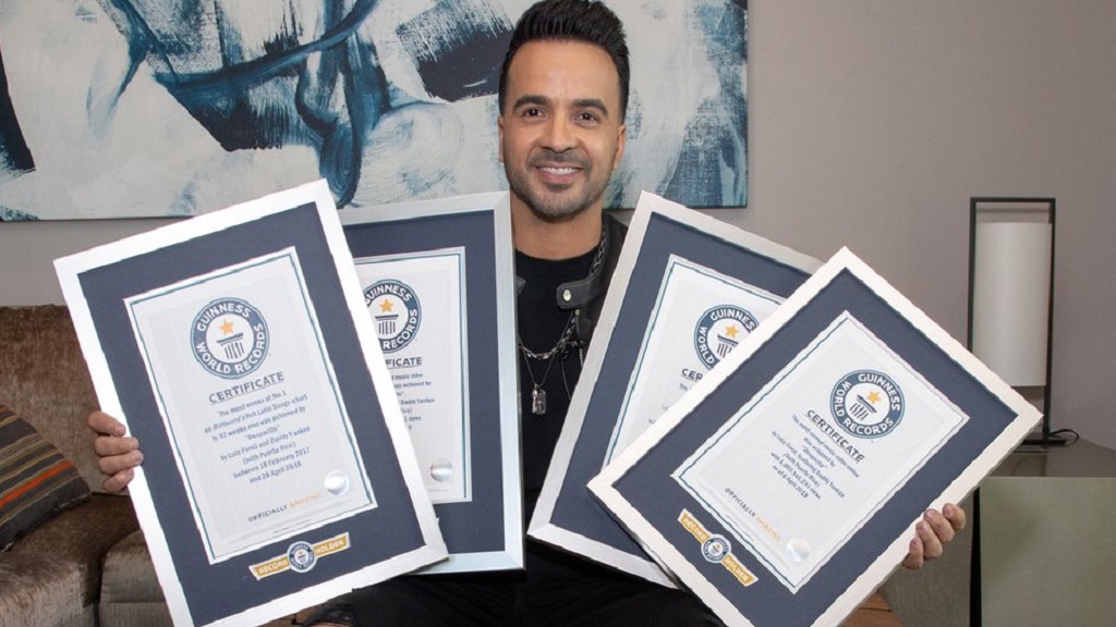 Luis Fonsi recibe siete Récord Guinness por “Despacito” Luis Fonsi recibe siete Récord Guinness por “Despacito”