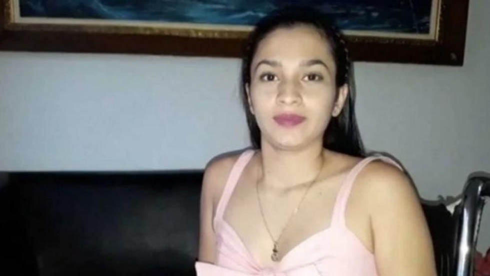 Embarazada decide tatuarse, pierde al bebé y queda en silla de ruedas