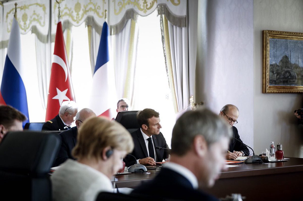 Alemania y Francia acuerdan sanciones tras asesinato de Khashoggi - macron-merkel1