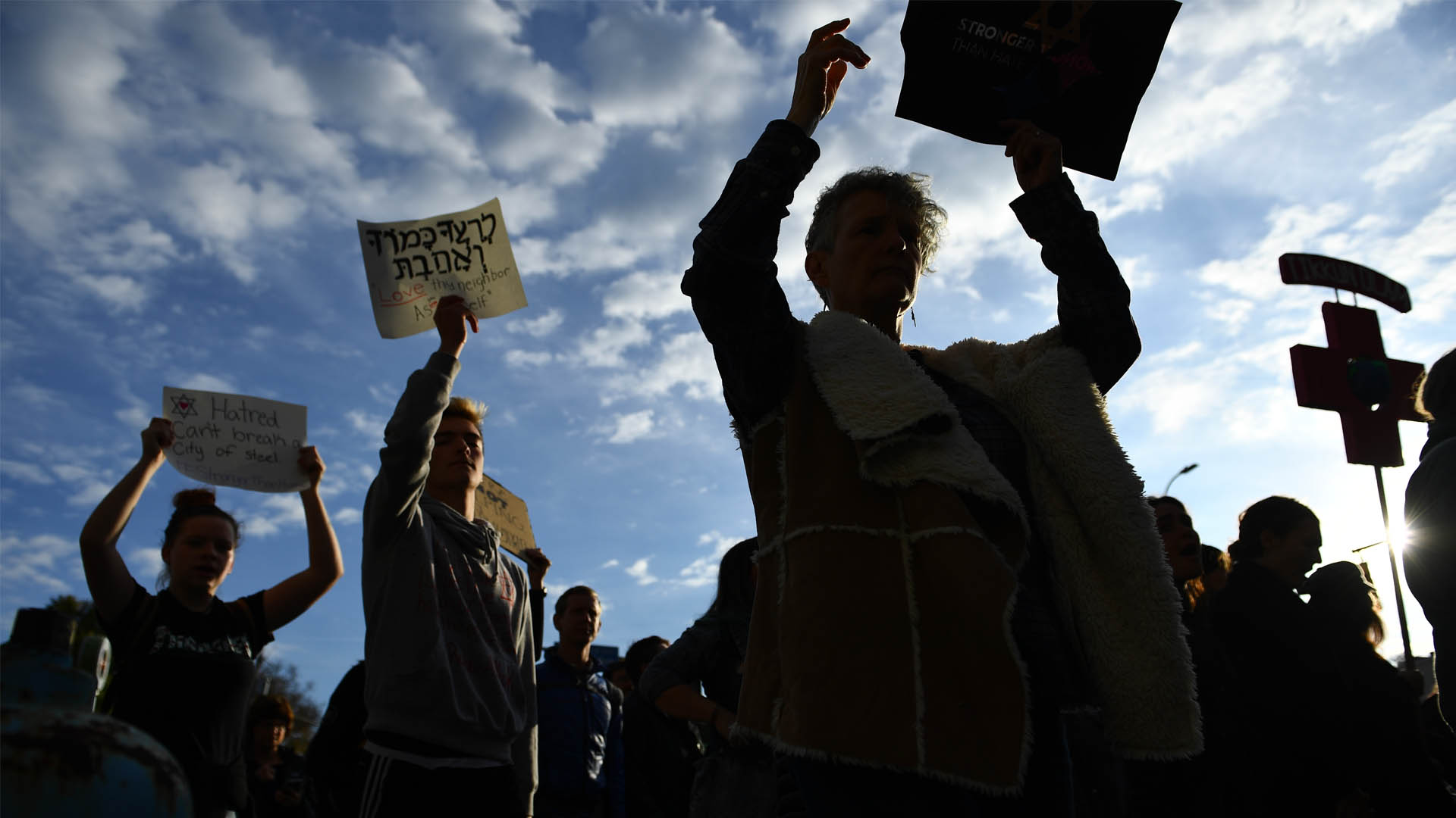 Protestan en sinagoga de Pittsburgh contra visita de Trump