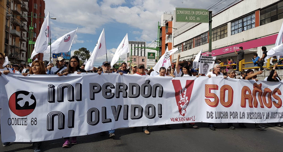 Saldo blanco tras marcha en conmemoración del movimiento de 1968: autoridades - marcha-movimiento-68-eje-central-2